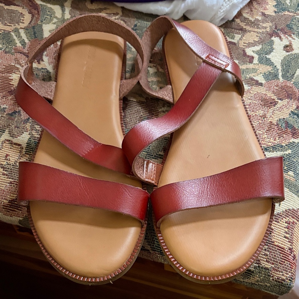 Elegant reddish Brown Leather Sandals Cynthia Rowley